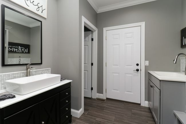 104 S Spencer St, House other with 4 bedrooms, 5 bathrooms and 4 parking in Lexington IL | Image 24