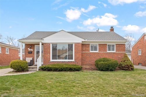 8605 Dixie Ln, Dearborn Heights, MI, 48127-1389 | Card Image