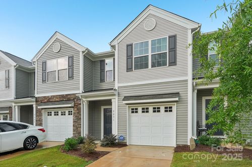 9051 Lowfalls Ln, Charlotte, NC, 28216-5288 | Card Image