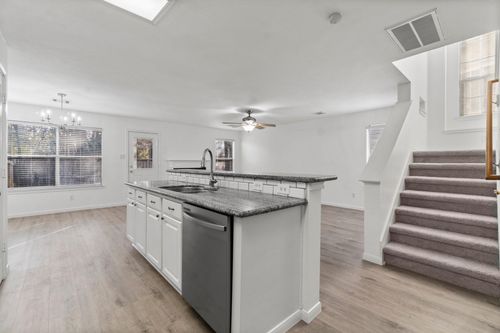 122 S Walden Elms Cir, The Woodlands, TX, 77382-4206 | Card Image