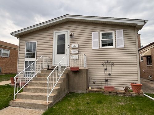 2340 Krueger St, Blue Island, IL, 60406-4079 | Card Image