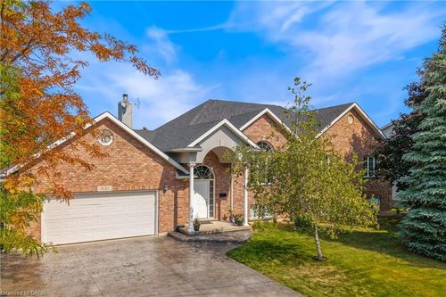 3121 Glenbrook Dr, Vineland, ON, L0R2C0 | Card Image