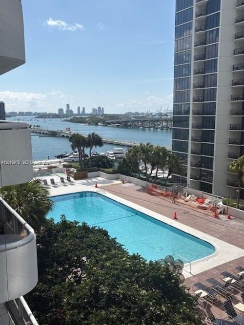 a-1542-1717 N Bayshore Dr, Miami, FL, 33132-1153 | Card Image
