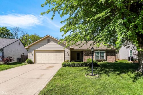 8438 Southern Springs Dr, Indianapolis, IN, 46237-8402 | Card Image