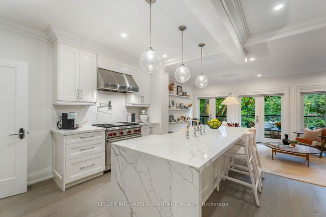 37 Farnham Ave, House other with 5 bedrooms, 5 bathrooms and 1 parking in Toronto ON | Image 7