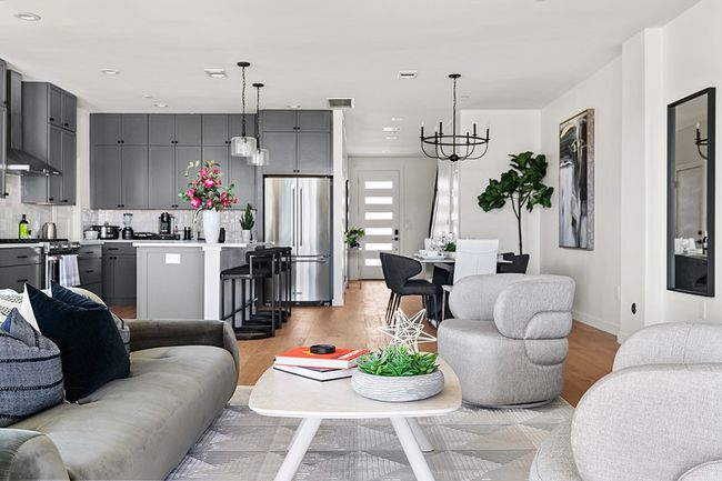 B - 8003 Gault St, Condo with 3 bedrooms, 4 bathrooms and 2 parking in Austin TX | Image 19