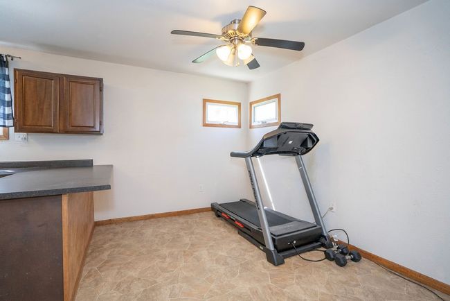 1209 Spencer St, Home with 2 bedrooms, 1 bathrooms and null parking in Grinnell IA | Image 11