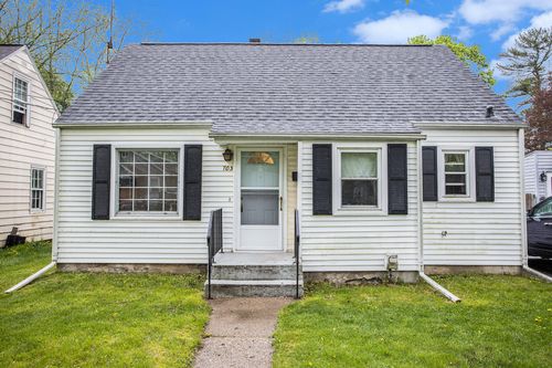 703 Washburn Avenue Avenue, Kalamazoo Charter Township, MI, 49048 | Card Image