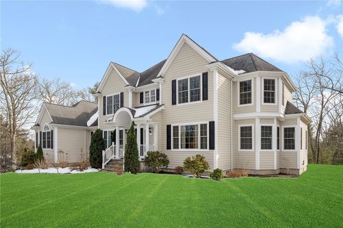 32 Mystic Valley Lane, Uxbridge, MA, 01569 | Card Image