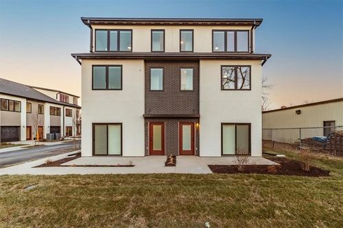 2907-2911 Forest Ave, Kansas City, MO, 64109-1516 | Card Image