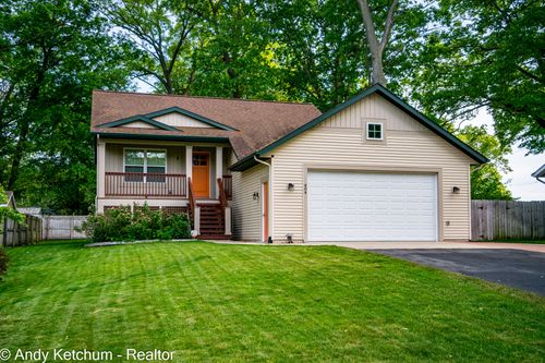 404 3rd Avenue, Holland Charter Township, MI, 49424 | Card Image