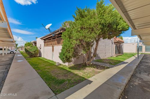 5966 W Augusta Ave, Glendale, AZ, 85301-1233 | Card Image
