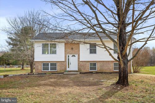 672 Montmorency Dr, Bunker Hill, WV, 25413-2525 | Card Image