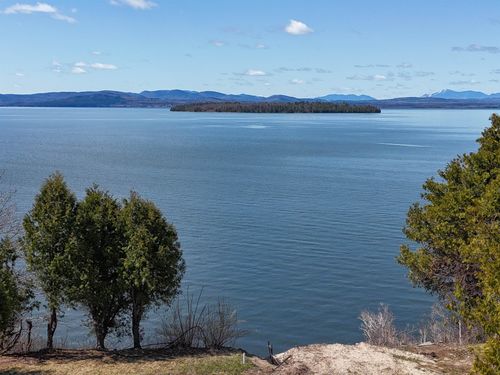 41 Lake Dr, South Hero, VT, 05486-4707 | Card Image