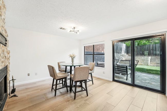 6610 Mesa Hollow Dr, Townhouse with 3 bedrooms, 2 bathrooms and 4 parking in Austin TX | Image 6