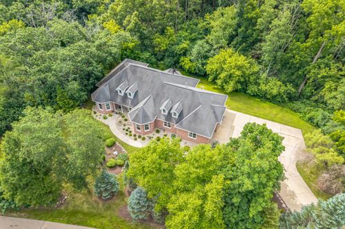 6583 Bridlewood Ct, Lake Geneva, WI, 53147-5511 | Card Image
