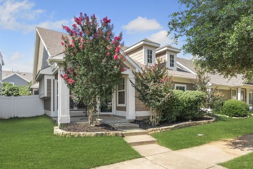 9105 Eagle Dr, Aubrey, TX, 76227-5788 | Card Image