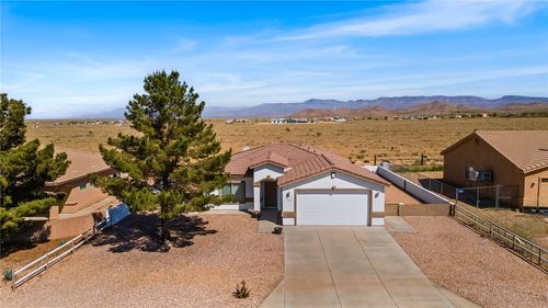 7297 E Stoneaxe Dr, Kingman, AZ, 86401-8233 | Card Image