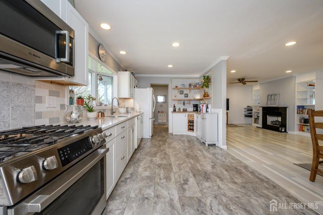 14 Temple Ter, House other with 3 bedrooms, 2 bathrooms and null parking in Lawrence NJ | Image 5