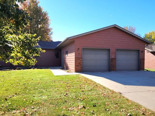 2710 Railroad Cir, ABERDEEN, SD, 57401-5347 | Card Image