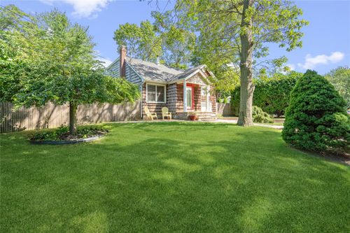 17 Tulip Rd, Rocky Point, NY, 11778-8932 | Card Image