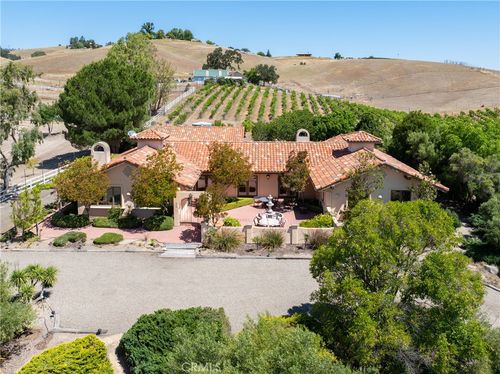 7568 Creston Rd, Paso Robles, CA, 93446-8448 | Card Image
