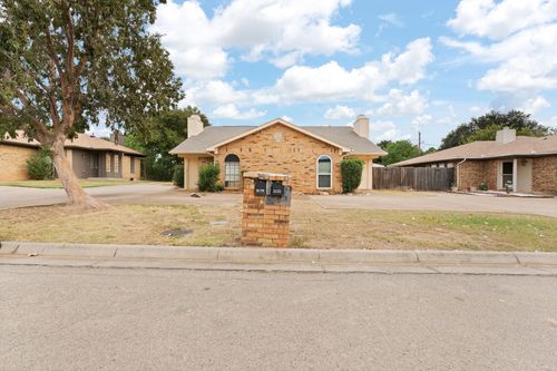 5123 Trail Dust Ln, Arlington, TX, 76017-2049 | Card Image