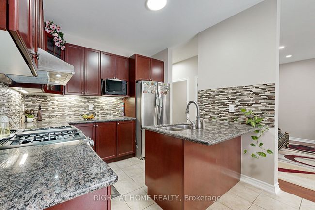 16 Sculptor St, House attached with 4 bedrooms, 3 bathrooms and 1 parking in Brampton ON | Image 13