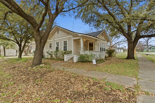 400 N Pecan St, Hico, TX, 76457-6122 | Card Image