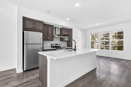 210 Silverado Skies Common Sw, Calgary, AB, T2X0J3 | Card Image