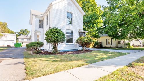 114 W North St, Danvers, IL, 61732-9206 | Card Image