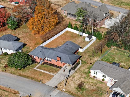 1105 Bagley Dr, Fayetteville, TN, 37334-2137 | Card Image