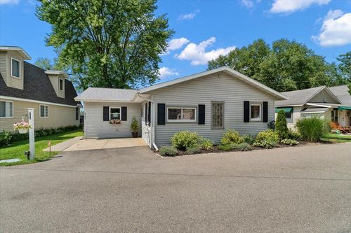 6731 Campau Lake Dr Se, Alto, MI, 49302-9644 | Card Image