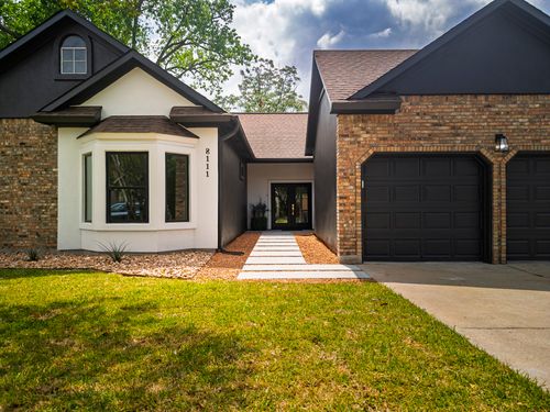 8111 Elkhorn Mountain Trl, Austin, TX, 78729-6427 | Card Image