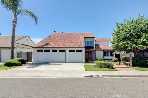 5732 Grimsby Dr, Huntington Beach, CA, 92649-4842 | Card Image