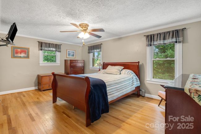 1058 Howard Gap Loop Rd, House other with 3 bedrooms, 3 bathrooms and null parking in Flat Rock NC | Image 15