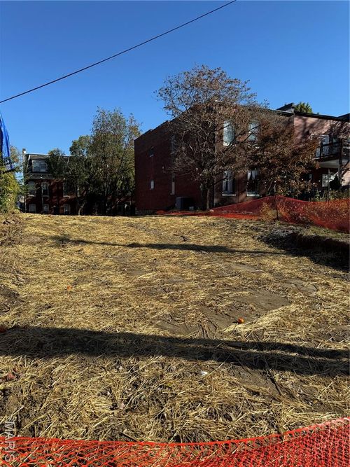 2409 S 10th St, Saint Louis, MO, 63104-4333 | Card Image