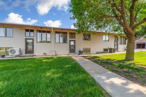 635 5th St, Windom, MN, 56101-1817 | Card Image