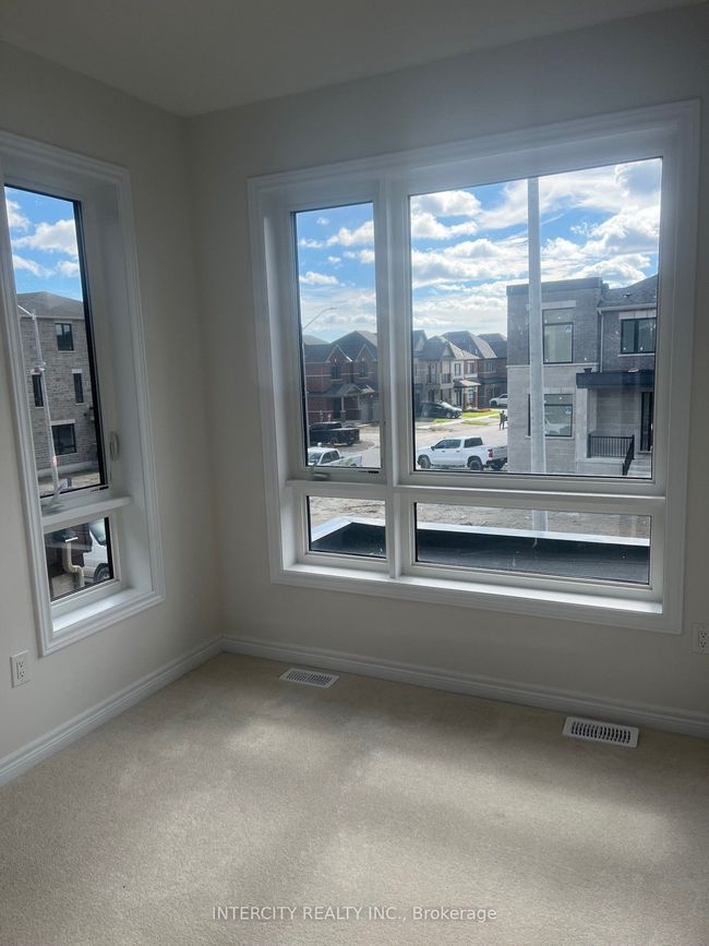 132 Mumbai Dr, House attached with 3 bedrooms, 4 bathrooms and 1 parking in Markham ON | Image 8