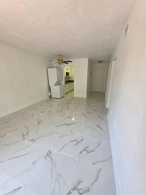 76-2441 Nw 13th St, Miami, FL, 33125-2572 | Card Image