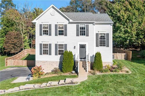 422 Sherwood Dr, Brighton Twp, PA, 15009-1062 | Card Image
