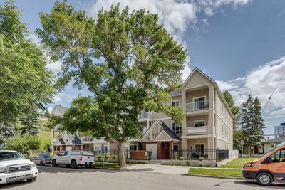 302 - 42 6a St Ne, Condo with 2 bedrooms, 2 bathrooms and 1 parking in Calgary AB | Image 2