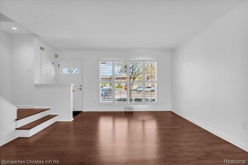 5-1035 N Old Woodward Ave, Birmingham, MI, 48009-5410 | Card Image