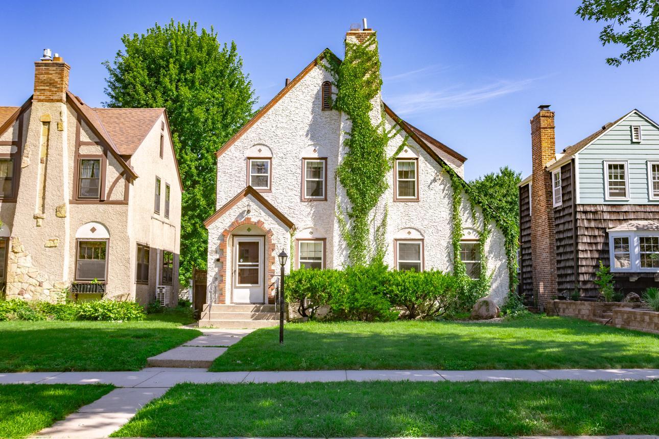 Bayard Ave, Saint Paul, MN 55116