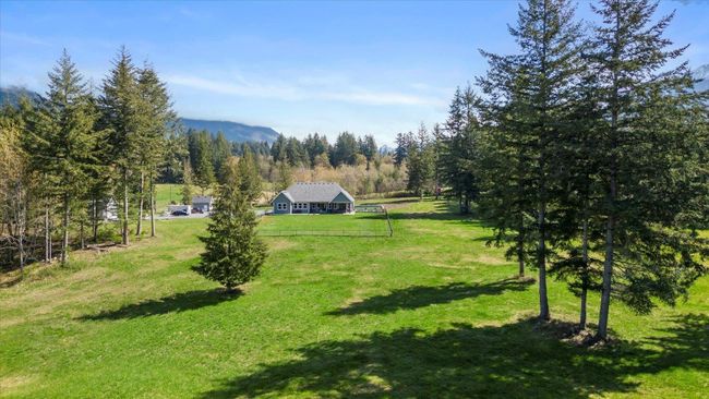 4491 Bench Road, House other with 3 bedrooms, 2 bathrooms and 6 parking in Chilliwack BC | Image 38