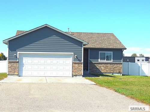 27 N White Pine Ln, Rigby, ID, 83442-5301 | Card Image
