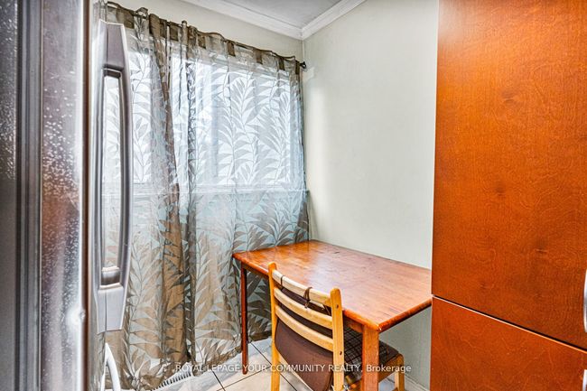 336 Fleetwood Cres, Condo with 3 bedrooms, 2 bathrooms and 1 parking in Brampton ON | Image 11