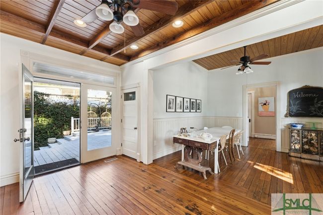 Access to the court yard/deck from the kitchen | Image 19