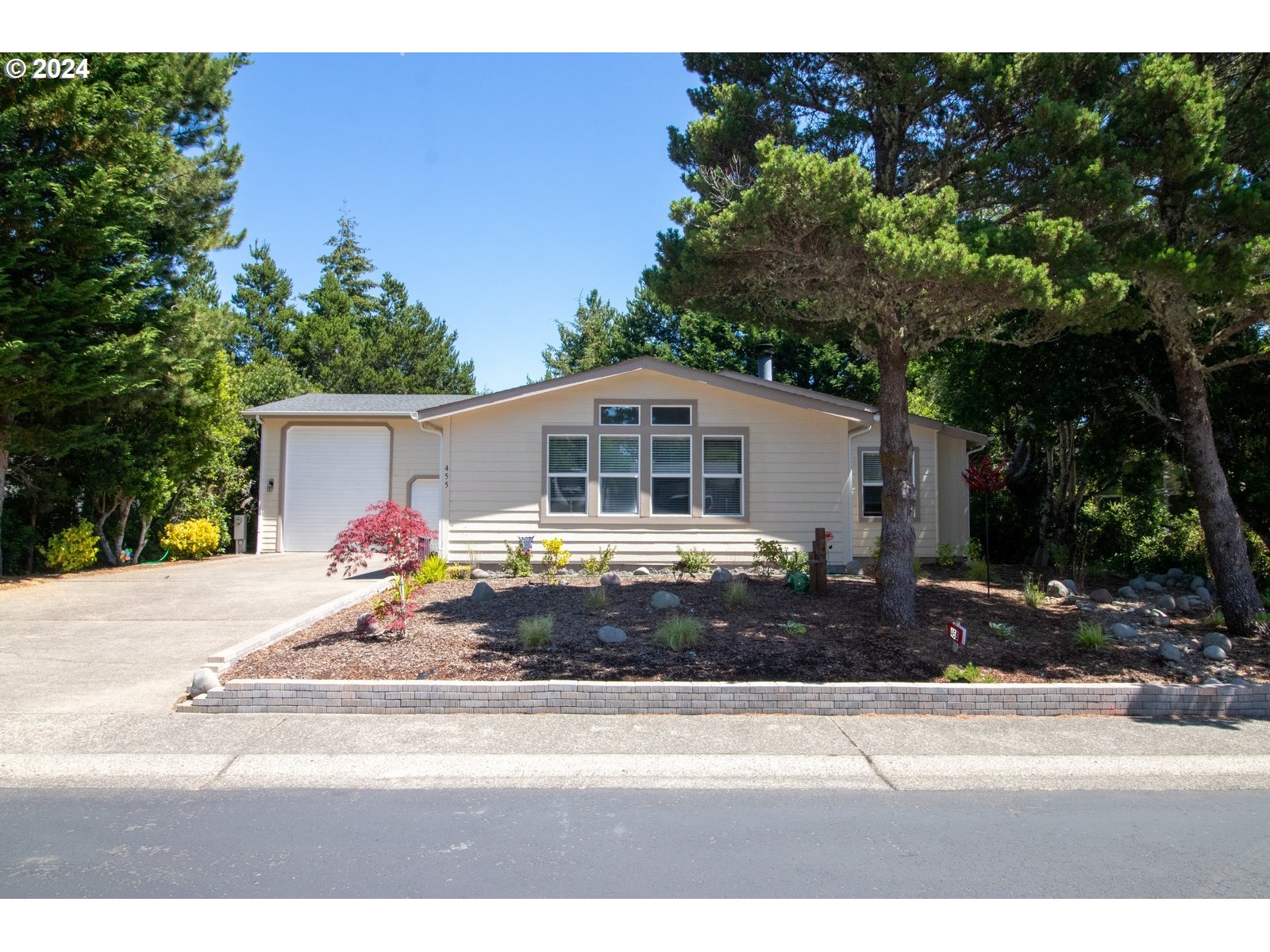 Sherwood Loop, Florence, OR 97439