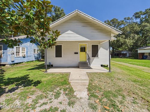 511 E Cedar St, Crowley, LA, 70526-5840 | Card Image